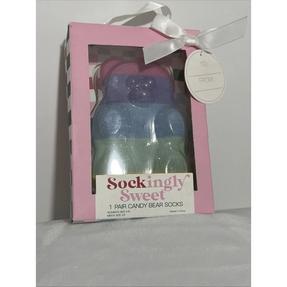 Women's Gummie bears Christmas crew socks Multicolor women's sz 4-10 Mens sz 2-8